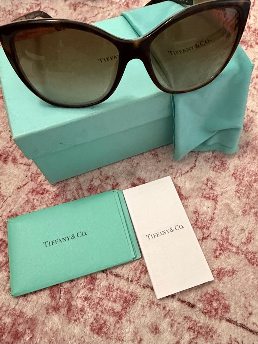 Tiffany & Co. Brown Gradient Cat-Eye Sunglasses with Tiffany Blue Accessories